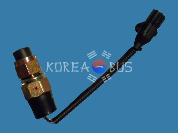 Кнопка подъема кабины Daewoo Ultra Novus 38611-00101 3861100101